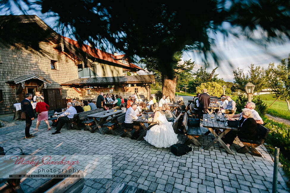 hochzeitsfotograf_markus_schneeberge-Mayerhof-Mostviertel-Niederösterreich-Seitenshochzeitsfotograf_markus_schneeberger-bianca-chris-standesamt-mondsee-schloss18